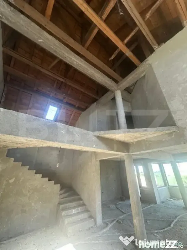 Casa pretabila pensiune/hotel , la rosu, Radauti