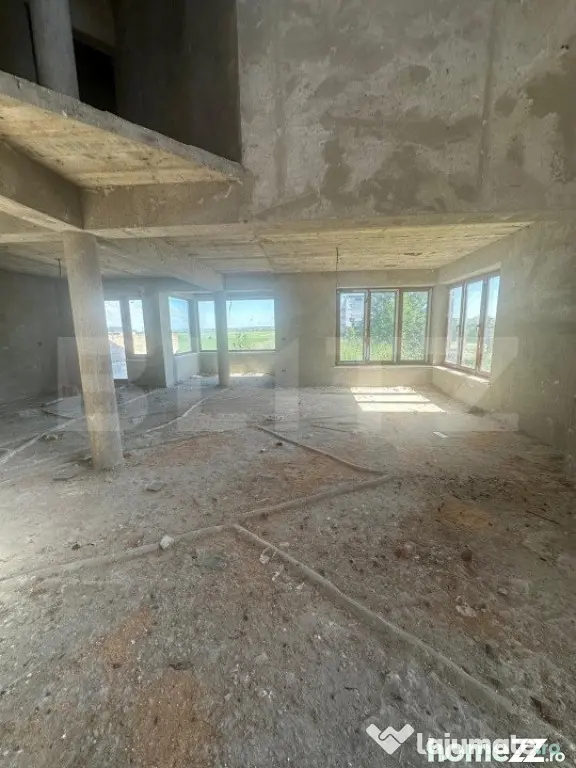 Casa pretabila pensiune/hotel , la rosu, Radauti