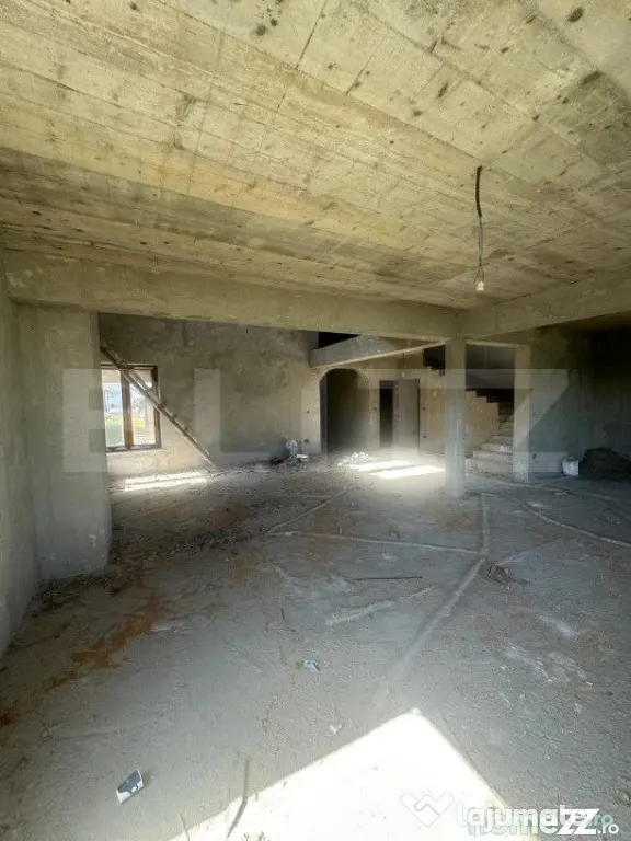 Casa pretabila pensiune/hotel , la rosu, Radauti