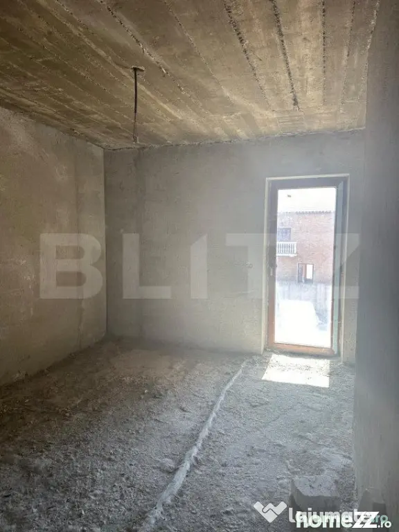 Casa pretabila pensiune/hotel , la rosu, Radauti