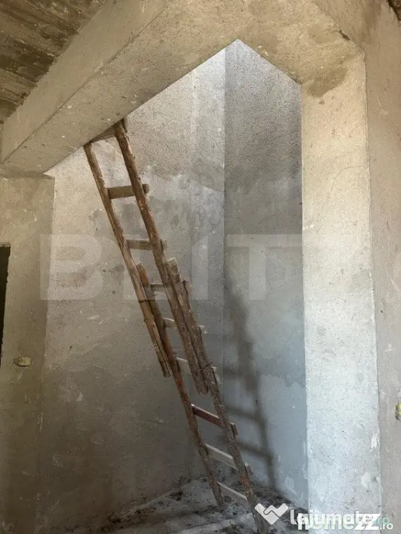 Casa pretabila pensiune/hotel , la rosu, Radauti