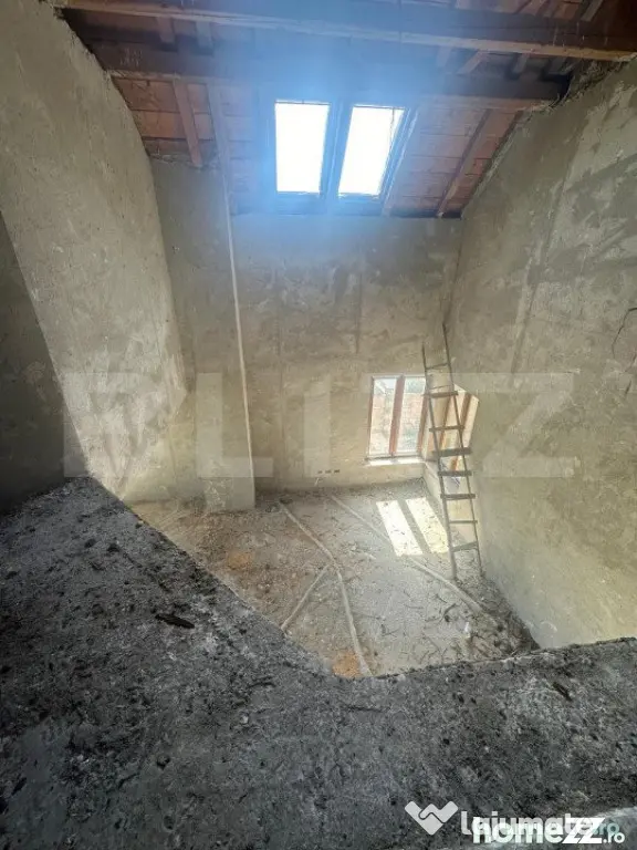 Casa pretabila pensiune/hotel , la rosu, Radauti