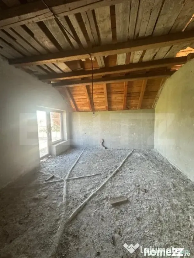 Casa pretabila pensiune/hotel , la rosu, Radauti
