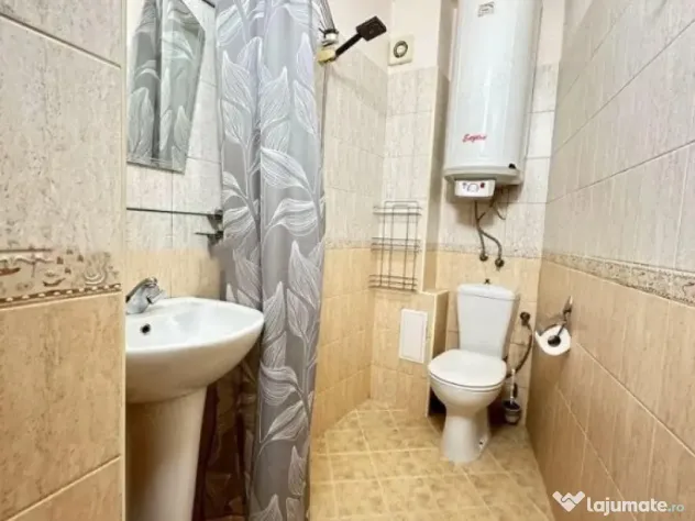 1 camera in zona Lipovei