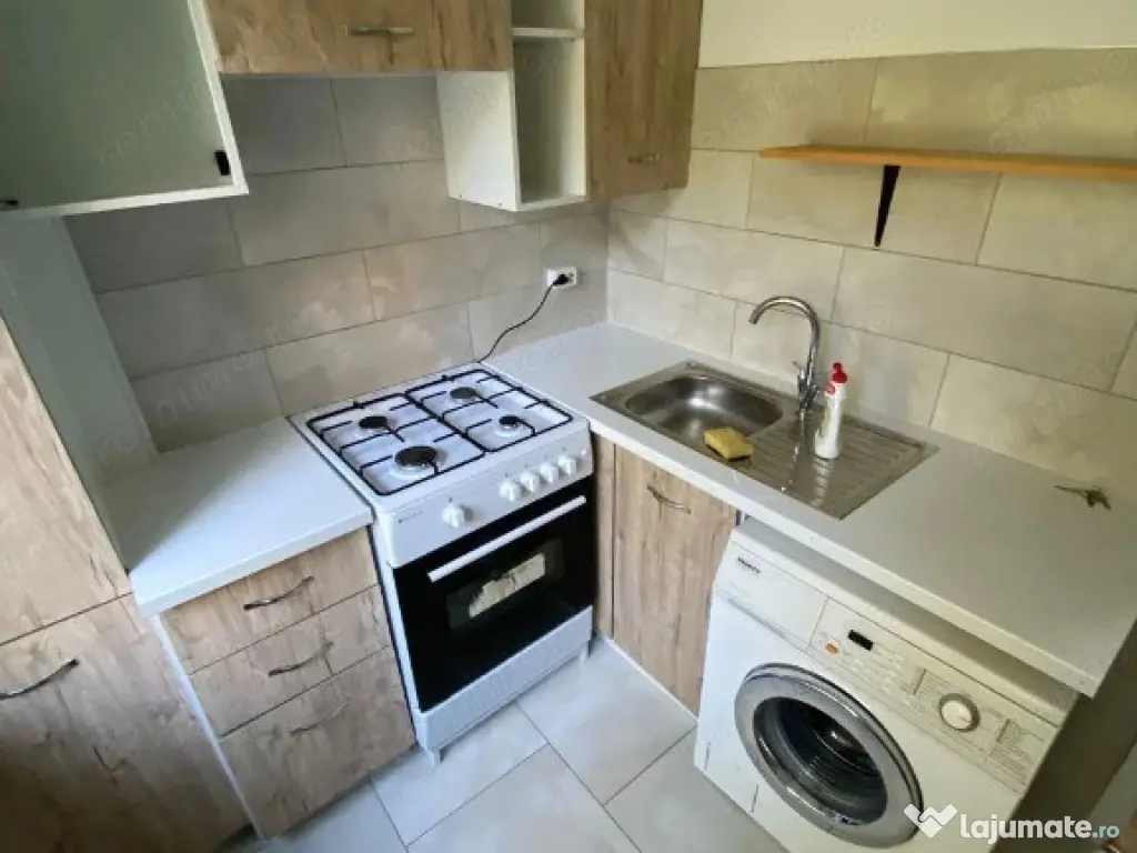 3 camere in zona Tipografilor