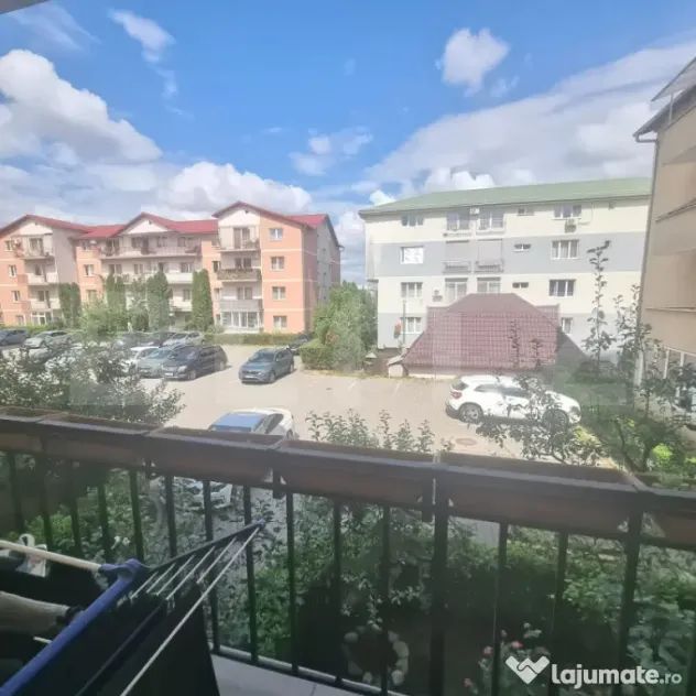 Apartament de vanzare, cu 3 camere, 85 mp, mobilat cu parcar