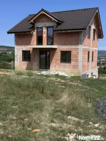 Casă nouă, priveliște panoramică, 400 mp teren