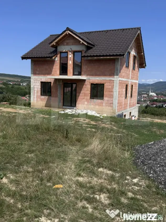 Casă nouă, priveliște panoramică, 400 mp teren - Dej (Cluj)