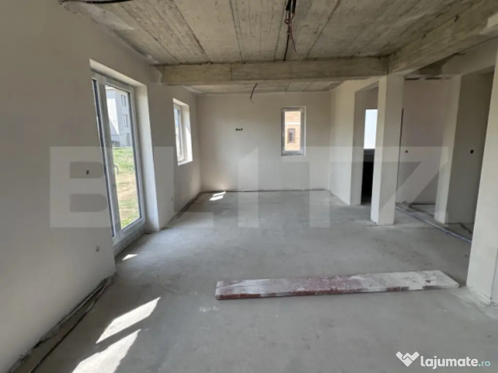 Casă nouă, priveliște panoramică, 400 mp teren