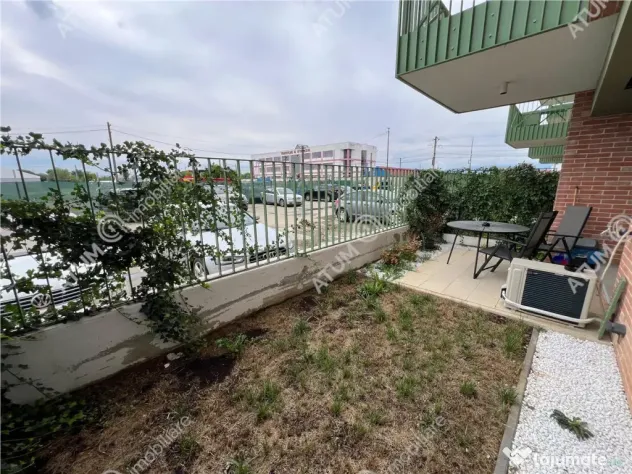 Apartament 2 camere curte si parcare in zona The Lake Home d