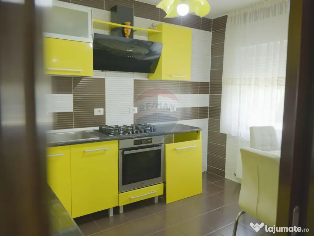 Casă cu piscină și teren de tenis – Girov, 10 min de...