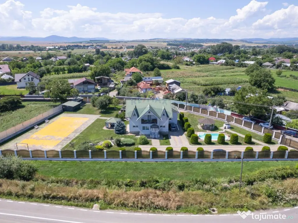 Casă cu piscină și teren de tenis – Girov, 10 min de...