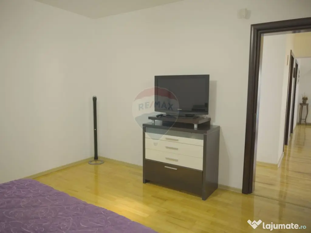 Casă cu piscină și teren de tenis – Girov, 10 min de...