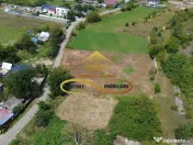 Teren intravilan - ideal pentru constructie 2 case - de v... 