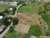 Teren intravilan - ideal pentru constructie 2 case - de v... 