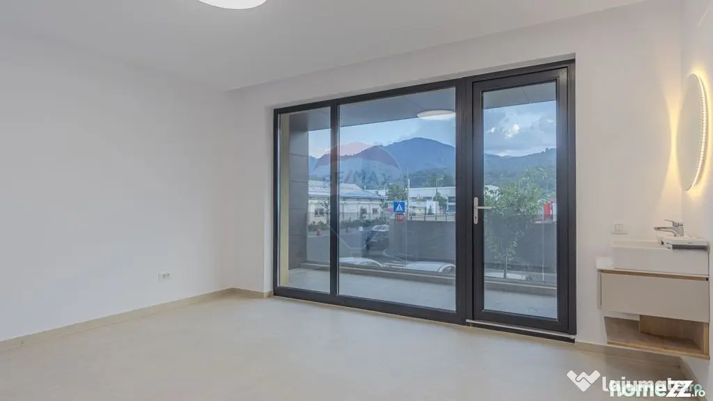 Clinica medicala-9 cabinete- URBAN PLAZA - bloc 15 parter!