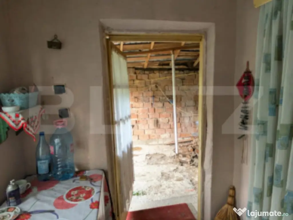 Bucșani 80mp, teren 2540mp casă de renovat