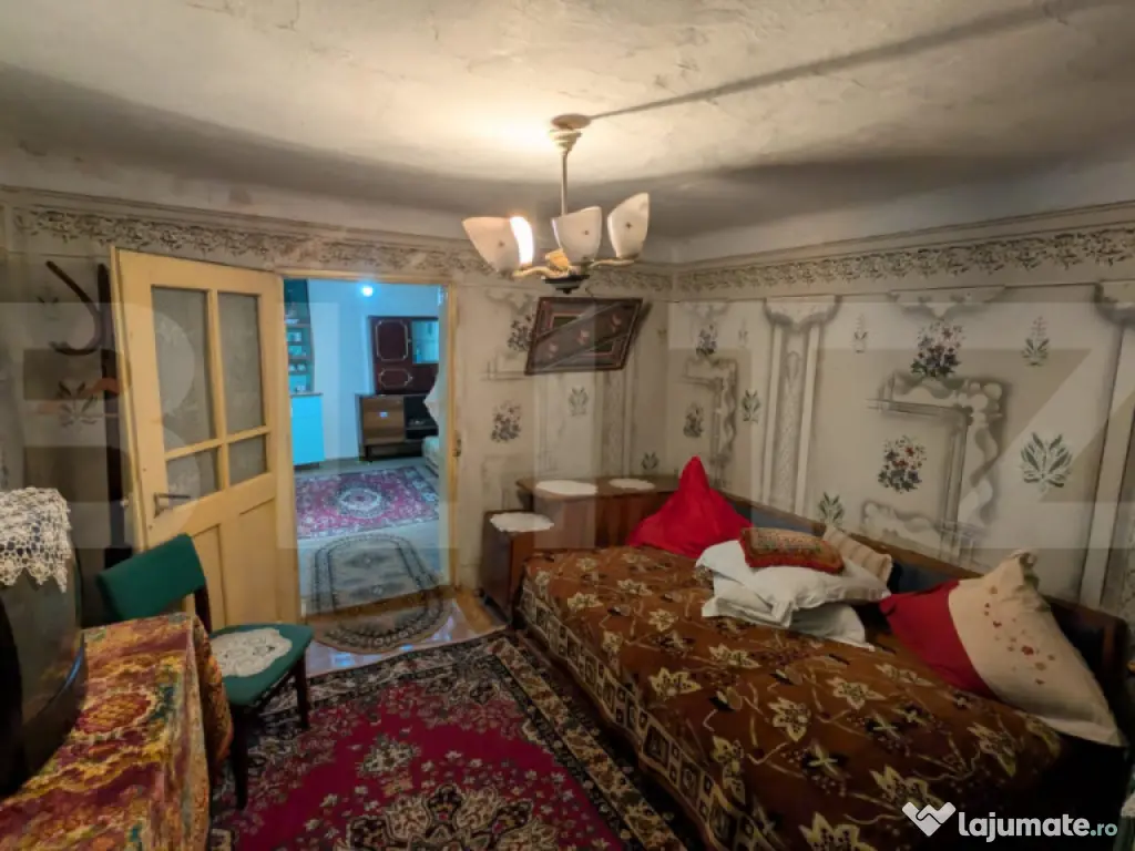 Bucșani 80mp, teren 2540mp casă de renovat