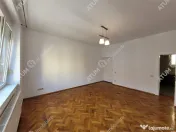 Spatiu birou decomandat cu 2 camere 2 bai balcon parcare Cen 