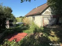 Casa la rosu, 64 mp + teren de 2600 mp, zona Frumoasa