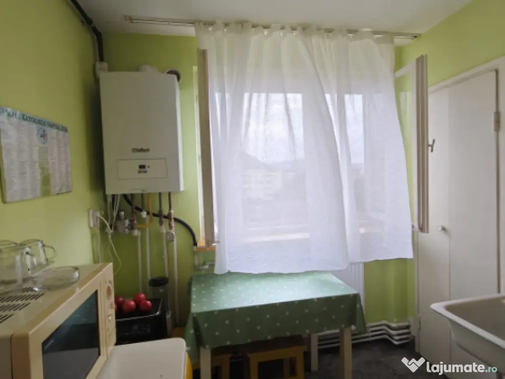 Apartament 4 camere, 2 băi, 70 mp – zonă verde și lini?