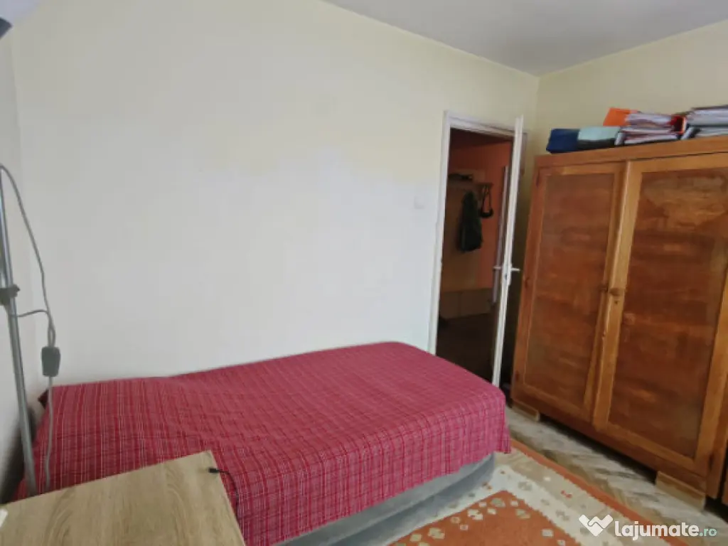 Apartament 4 camere, 2 băi, 70 mp – zonă verde și lini?