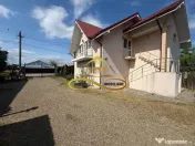 Casa de vanzare in Bacau Saucesti spatioasă cu etaj separat 