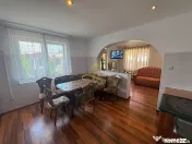 Casa de vanzare in Bacau Saucesti spatioasă cu etaj separat 