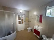 Casa de vanzare in Bacau Saucesti spatioasă cu etaj separat 