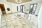 Spatiu comercial de inchiriat,renovat complet,33 mp,cu teras
