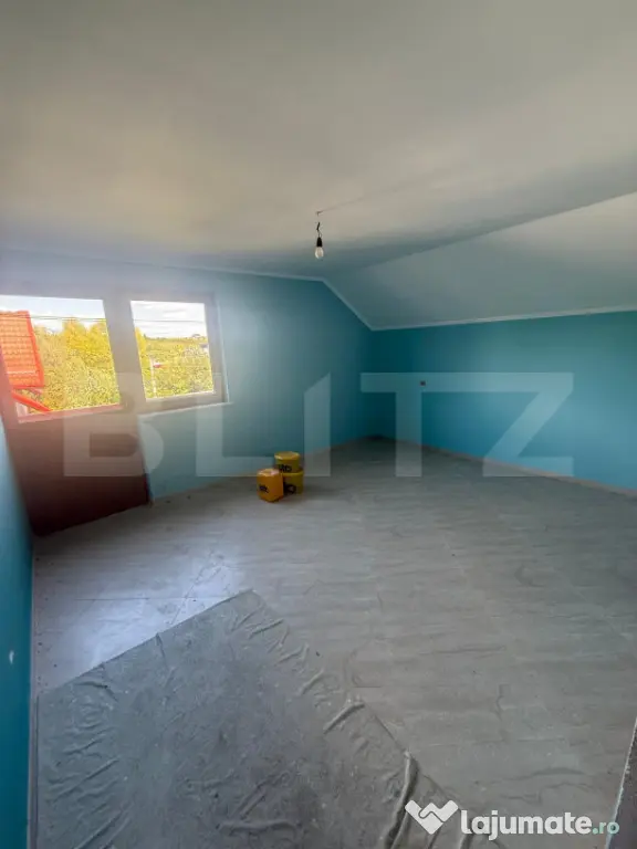 Casa cu etaj, 160 mp utili, 650 mp teren, Salcea