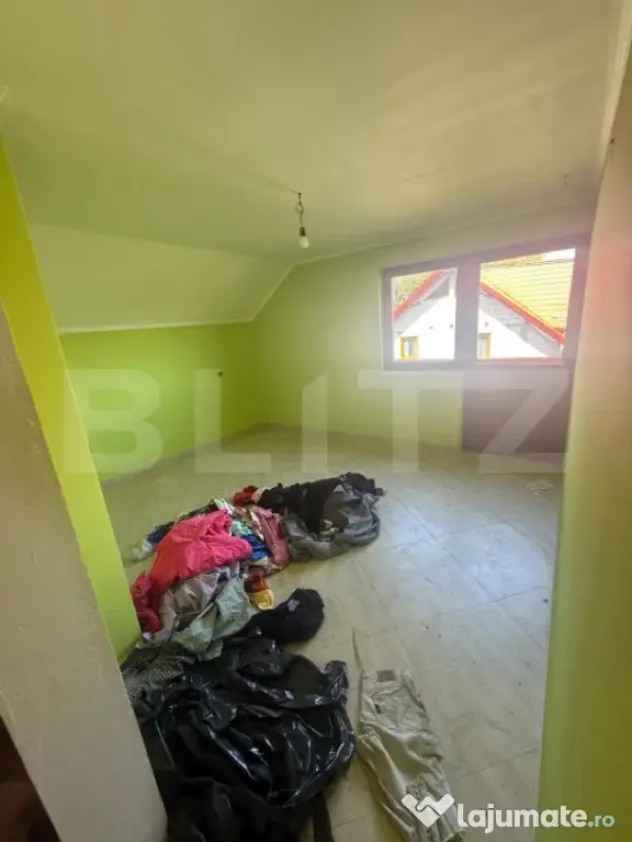 Casa cu etaj, 160 mp utili, 650 mp teren, Salcea