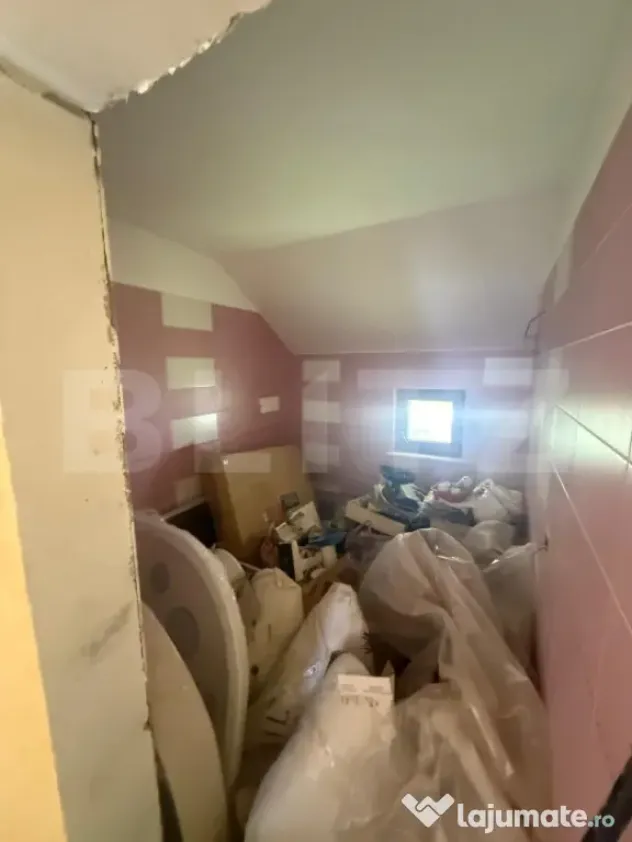 Casa cu etaj, 160 mp utili, 650 mp teren, Salcea