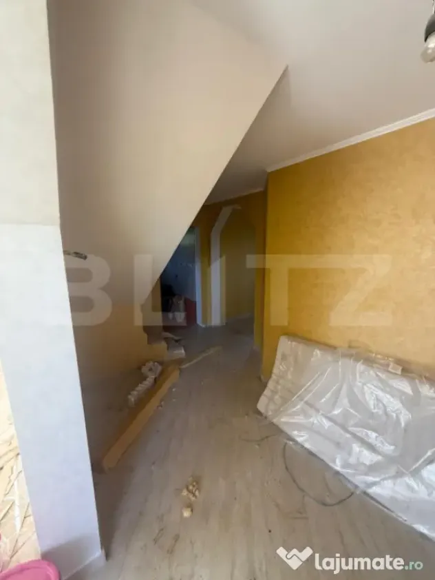 Casa cu etaj, 160 mp utili, 650 mp teren, Salcea