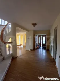 Casa individuala cu 5 camere, 1001 mp teren, zona Materna