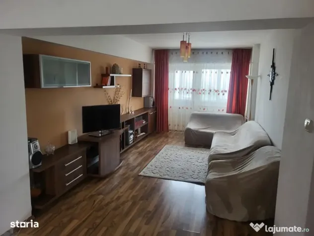 Apartament cu 3 Camere Decomandate Zona Marasesti