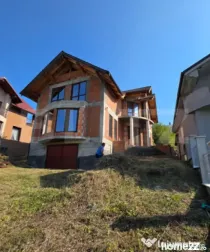 Teren 10 ari cu casă la roșu 240 mp cu plus garaj–Valea