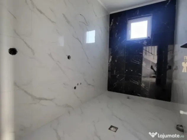 Duplex spatios cu 4 camere si mansarda cu placa de beton,gata de mutat