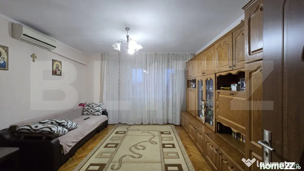 Apartament de vanzare, cu 3 camere, 66 mp, zona Burdea
