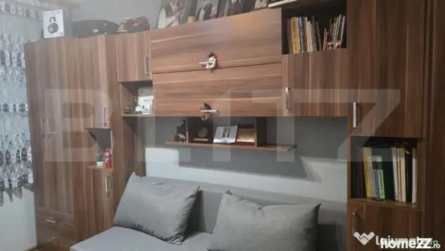 Apartament de vanzare, cu 3 camere, 66 mp, zona Burdea