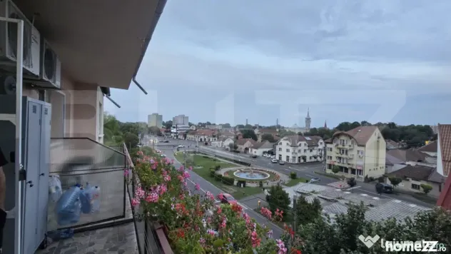 Apartament de vanzare, cu 3 camere, 66 mp, zona Burdea