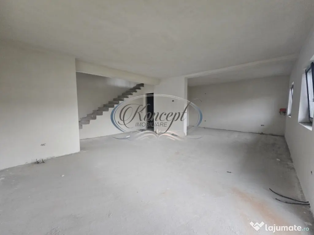 Casa de vanzare tip cvadruplex semifinisata zona Parcului Po