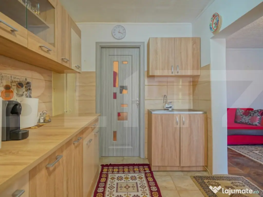 Casa cu 7 camere, 150 mp utili, garaj si curte amenajata, zo