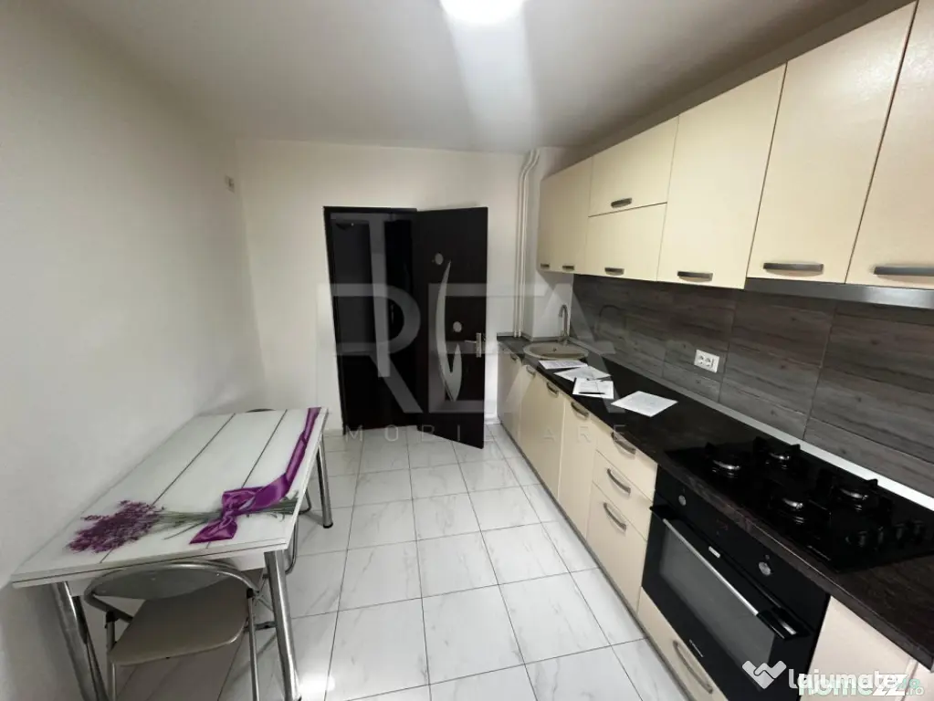 2 Camere , Decomandat , 5 minute metrou Aparatorii Patriei - Bucuresti (Bucuresti-Ilfov)