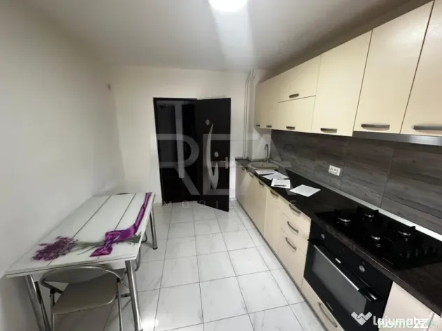 2 Camere , Decomandat , 5 minute metrou Aparatorii Patriei - Bucuresti (Bucuresti-Ilfov)