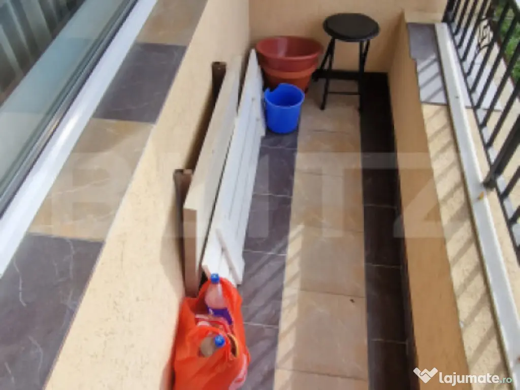 Apartament 3 camere – mobilat și utilat complet, etaj int