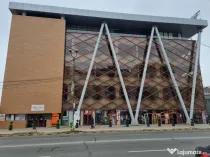 Spatiu 30AVENUE, asigurări, consultanta , servicii, cabine