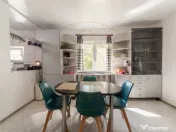 Casa visurilor cu livada roditoare si gradina amenajata Darm 