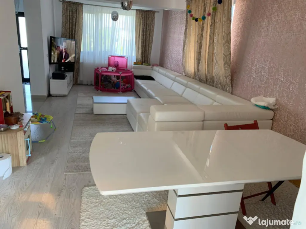 Domnesti, Tudor Vladimirescu, vila, P+1E, complet mobilata ?