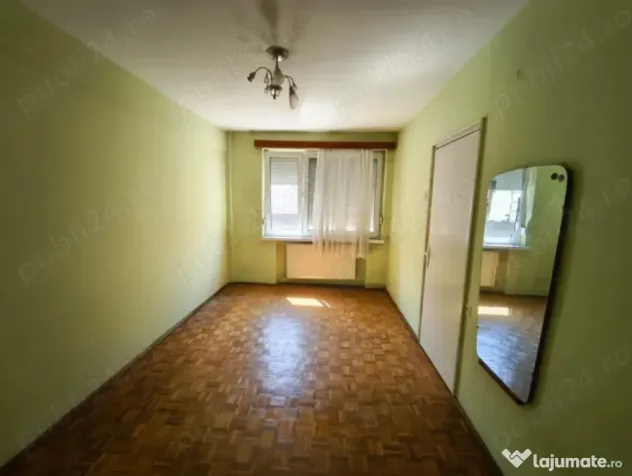 Apartament 2 camere, semidecomandat - zona Centru Civic
